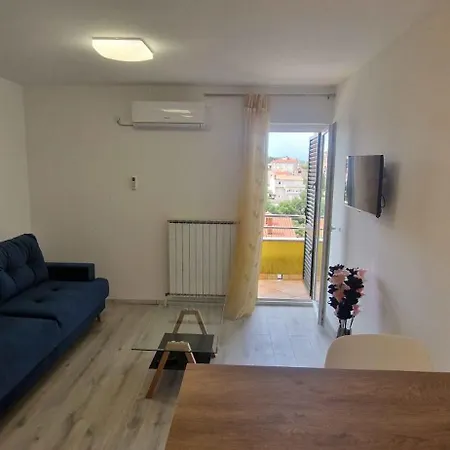 1 Apartment