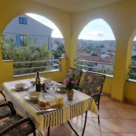 1 Apartment